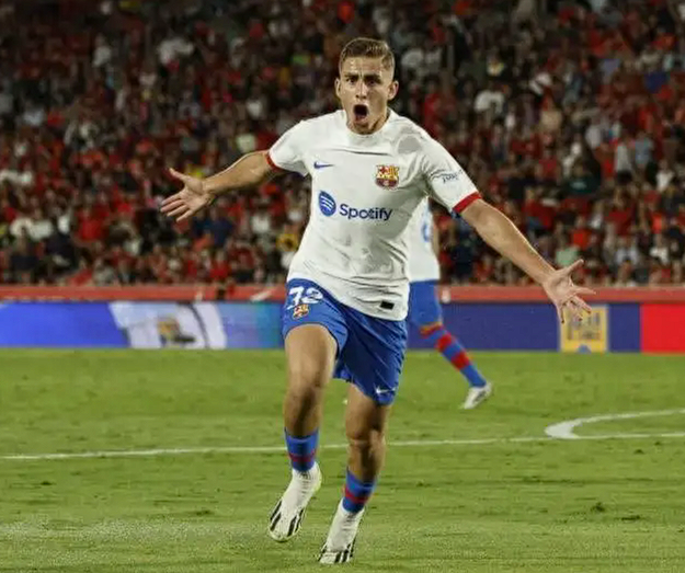 费尔明续约巴萨至2031年：实力获认可，忠诚赢未来